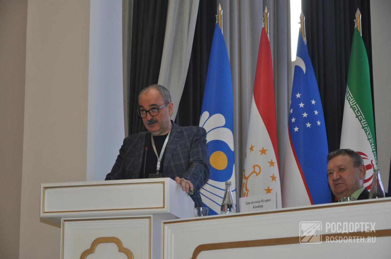 d/Dushambe_na_konferencii.JPG